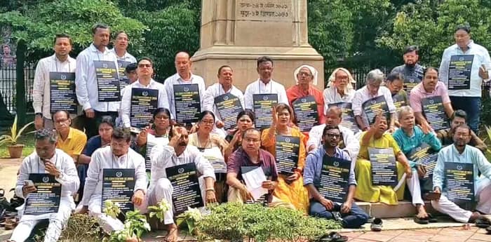 প্রথম প্রতিবাদ কর্মসূচি, নেই ৪৫ বিধায়ক, ক্ষোভে আড়াআড়ি ভাগ তৃণমূলের অন্দরমহল?