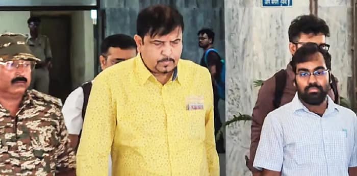 জয় শুধু ৩৮ নম্বরে, নিজের ওয়ার্ডেও হার সুজিত বসুর!