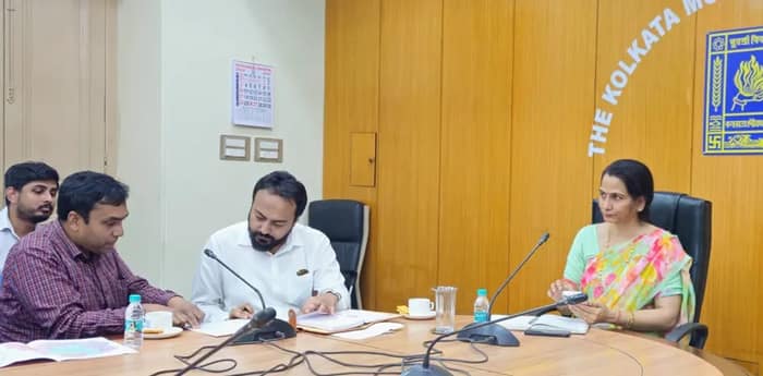 দীর্ঘদিন ধরে বেহালা পশ্চিম বিধানসভার রাস্তার বেহাল অবস্থা ও জল নিকাশির চূড়ান্ত অব্যবস্থা নিয়ে আজ কলকাতা পৌরসভা কর্তৃপক্ষের সঙ্গে বৈঠক স্থানীয় বিধায়কের