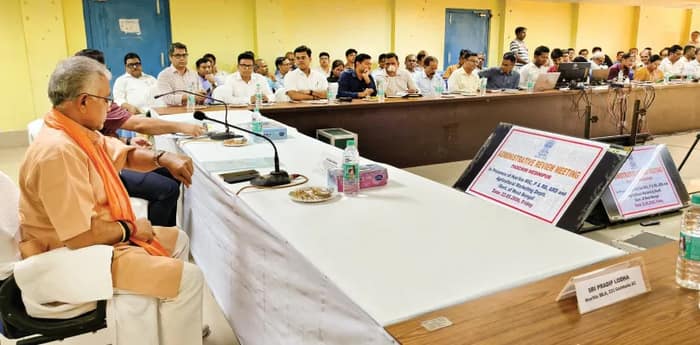 পশ্চিম মেদিনীপুরের নানা সমস্যা নিয়ে জেলা প্রশাসন ও বিধায়কদের সঙ্গে বৈঠক দিলীপের