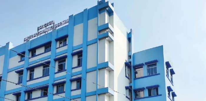 হাসপাতালে অপারেশন করুন ব্যবসা করতে হলে চাকরি ছাড়ুন! বনগাঁ হাসপাতালের চিকিৎসকদের কড়া বার্তা মন্ত্রীর
