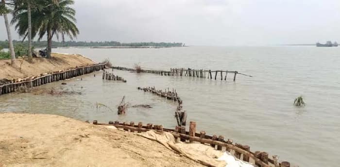 স্থায়ী বাঁধের আশায় বুক বেঁধেছে নাদাভাঙা