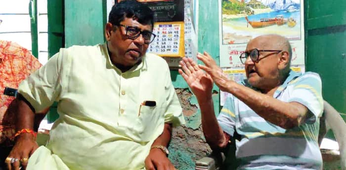 বীরনগরে প্রাক্তন পুর চেয়ারম্যানের বাড়িতে গেরুয়া আবির মেখে হামলা, ধৃত ২ দুষ্কৃতী