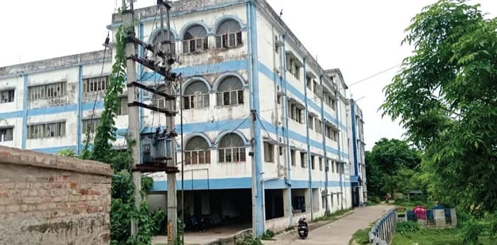 অনুপ্রবেশকারীদের হোল্ডিং সেন্টারে ঠাঁই হতে চলেছে