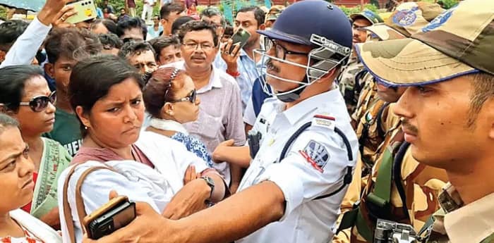 বিরোধী রাজনীতির শূন্যস্থান দখলে এবার মরিয়া সিপিএম, ব্যান্ডেলে হকার আন্দোলনে শামিল মীনাক্ষী