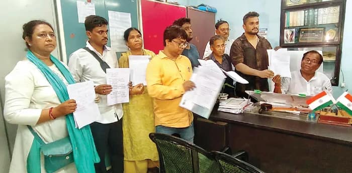এবার ভাঙন ডায়মন্ডহারবারে, ইস্তফা ৮ তৃণমূল কাউন্সিলারের