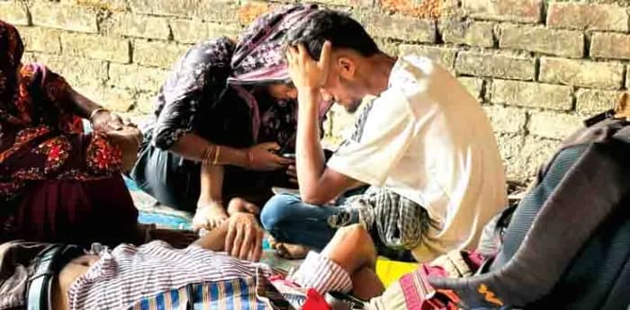 ভোটার, আধার, স্বাস্থ্যসাথীর কার্ড ফেলে পালাচ্ছে অনুপ্রবেশকারীরা