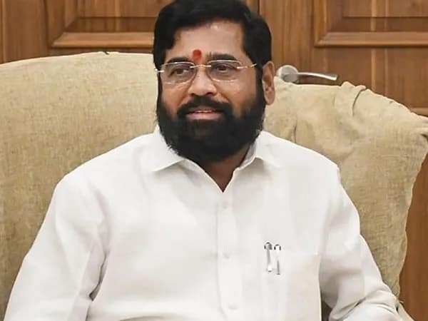 একনাথ সিন্ধের দলের মন্ত্রীকে আয়কর নোটিস!