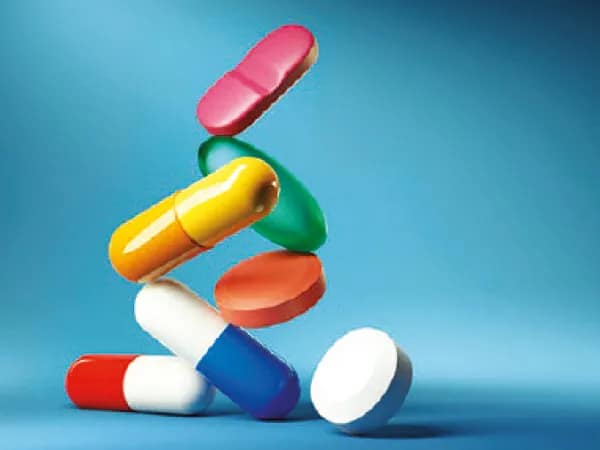 রাতে খোলা থাকে না ওষুধের দোকান, হয়রান শহরবাসী