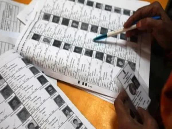 ৫০ জন ভোটারের নাম দুই কেন্দ্রে, দাবি পঞ্চায়েত সদস্যের