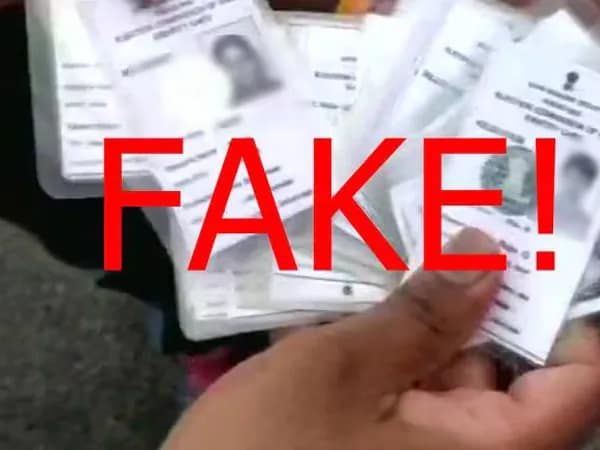 বাংলাদেশি নাগরিকদের হাতে জাল ভোটার কার্ড, অভিযোগ ঘিরে চাঞ্চল্য হাবড়া থানায়