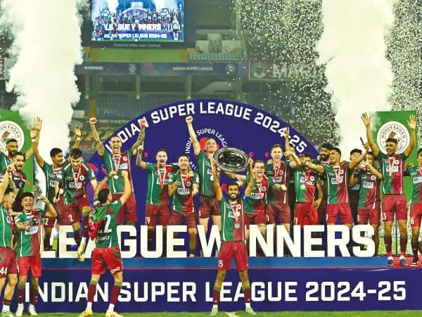 ভরা যুবভারতীতে লিগ-শিল্ড জয়ের সেলিব্রেশন মোহন বাগানের,  গোয়াকে হারিয়ে মধুর প্রতিশোধ