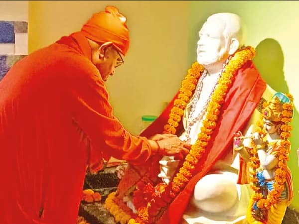 দাঁতনে ঠাকুর শ্রীরামকৃষ্ণের আবক্ষ মূর্তি উন্মোচন