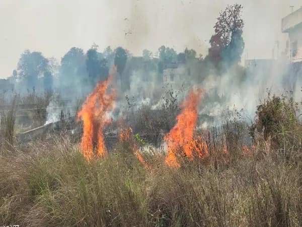 বার্নপুরে লোকালয়ে অগ্নিকাণ্ডের ঘটনায় চাঞ্চল্য