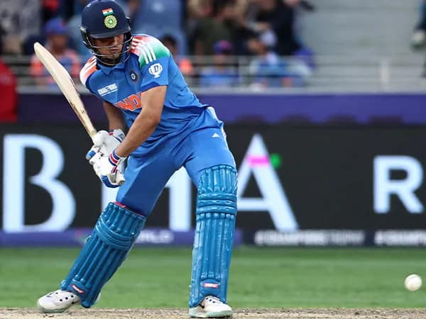 চ্যাম্পিয়ন্স ট্রফি ফাইনাল: ৩১ রানে আউট গিল, ভারত ১০৫/১ (১৮.৪ ওভার), টার্গেট ২৫২