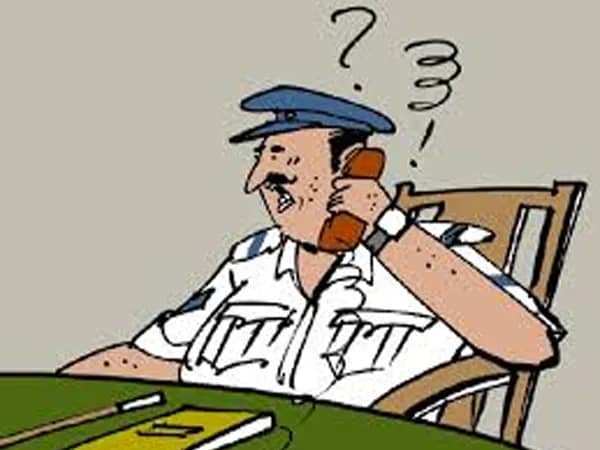 সাট্টার ঠেকে ভিলেজ পুলিস, উড়ছে টাকা