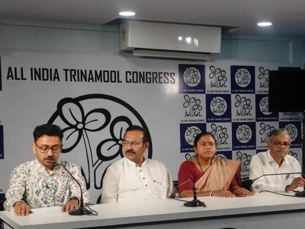 তৃণমূলে যোগ দিলেন হলদিয়ার বিজেপি বিধায়ক তাপসী মণ্ডল