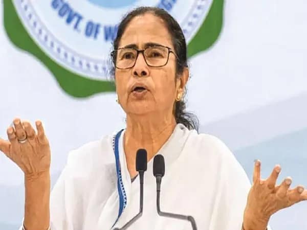 রাজনীতিতে দুর্বলতা মানেই কিন্তু বিকল্প নয়