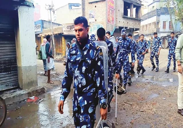 থমথমে নওদা, শান্তির বার্তা নিয়ে  মানুষের পাশে সব দলের নেতারা