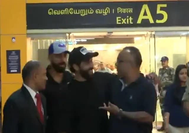 চেন্নাই বিমানবন্দরে পৌঁছলেন চ্যাম্পিয়ন্স ট্রফি জয়ী ক্রিকেটার বরুণ চক্রবর্তী ও রবীন্দ্র জাদেজা