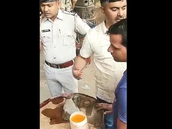 কেমিক্যালের কয়েক ফোঁটায় কেরোসিন বদলে যায় পেট্রলে! সূতিতে পর্দাফাঁস