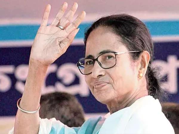 ইতালির চিকিৎসক দম্পতির মুখে মমতা বন্দ্যোপাধ্যায়ের সরকারের ভূয়সী প্রশংসা