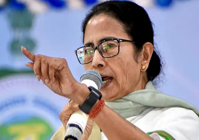 বিজেপির ধর্মীয় মেরুকরণের বিরুদ্ধে বিধানসভায় তোপ দাগলেন মুখ্যমন্ত্রী