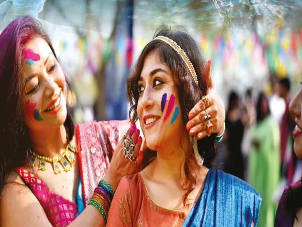 রং যেন মর্মবেদনার কারণ না হয়!
