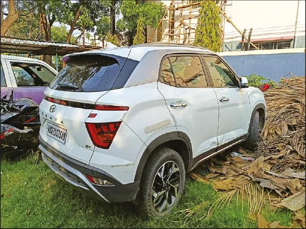 বচসা! গাড়ির ধাওয়ায় রাস্তায় পড়ে বাইক চালকের মৃত্যু