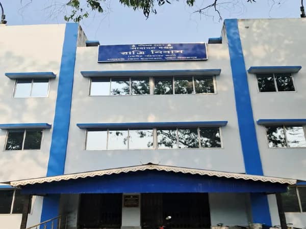 উদ্বোধনের পর তিন বছর বন্ধ রাত্রি নিবাস, বালুরঘাট জেলা হাসপাতালে সমস্যায় রোগীর পরিজনরা