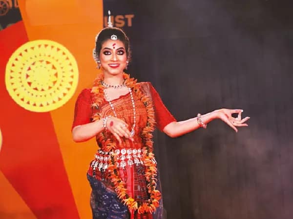 রাঙিয়ে দিয়ে যাও
