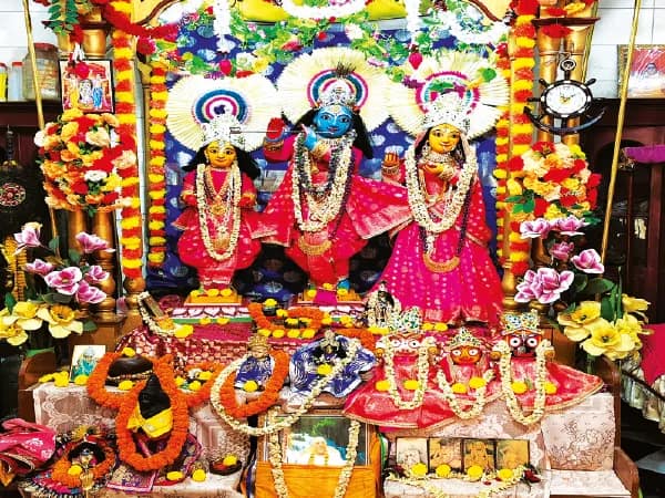 নবদ্বীপের মণিপুর সোনার মন্দিরে শুরু বাৎসরিক দোল মহামহোৎসব