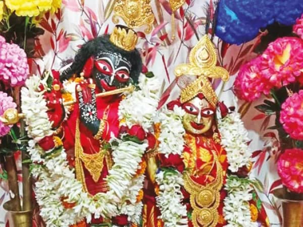 গোয়ালতোড়ের রঘুনাথবাড়ি মন্দিরে দোল উৎসব ও মেলা