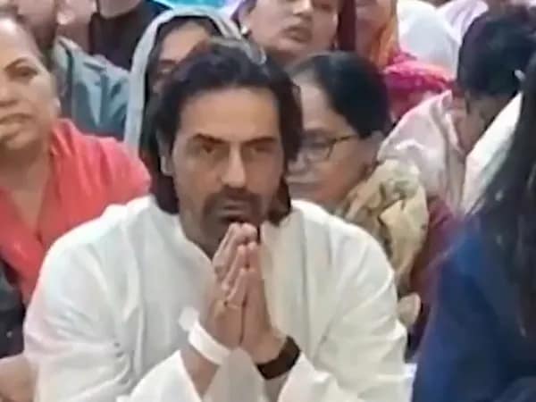 মহাকালেশ্বর মন্দিরে পুজো দিলেন বলিউড অভিনেতা অর্জুন রামপল