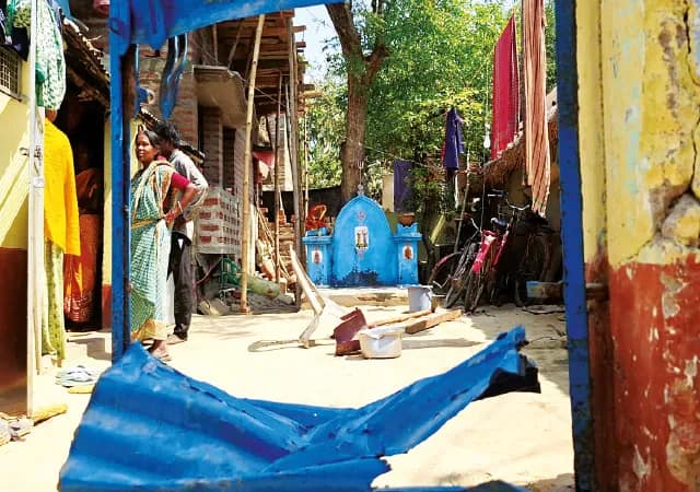 সরস্বতী প্রতিমা বিসর্জন ঘিরে সাঁইথিয়ায় ঝামেলা