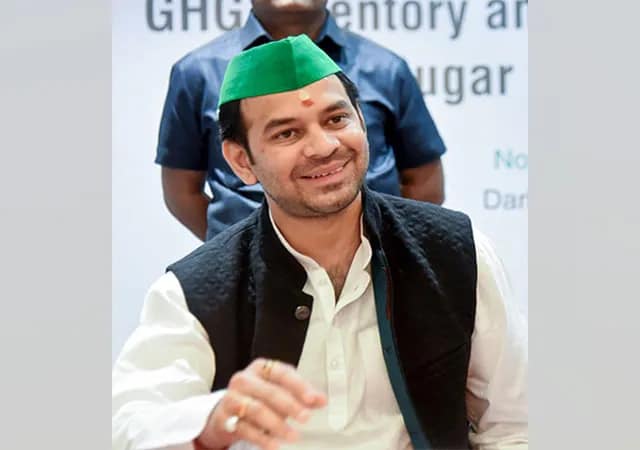 আরজেডি বিধায়ক তেজপ্রতাপ যাদবের দেহরক্ষী দীপক কুমারকে বদলি করল পাটনা পুলিস