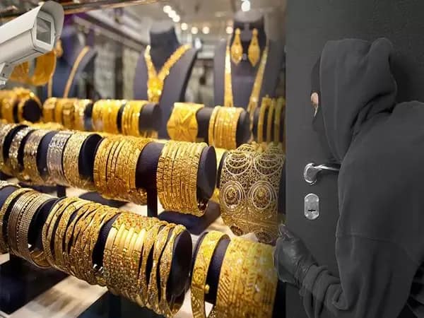 গয়নার দোকানে লুট, এখনও অধরা দুষ্কৃতীরা