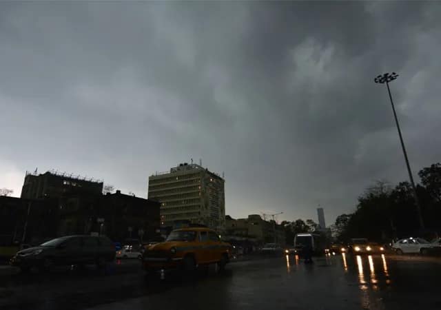 দক্ষিণবঙ্গে ঝড়বৃষ্টি বৃহস্পতি ও শুক্রে