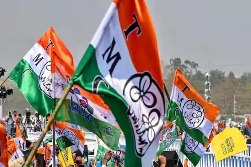 বাংলার বাড়ির তালিকা নিয়ে টিএমসি’র দুই গোষ্ঠীর মারপিট