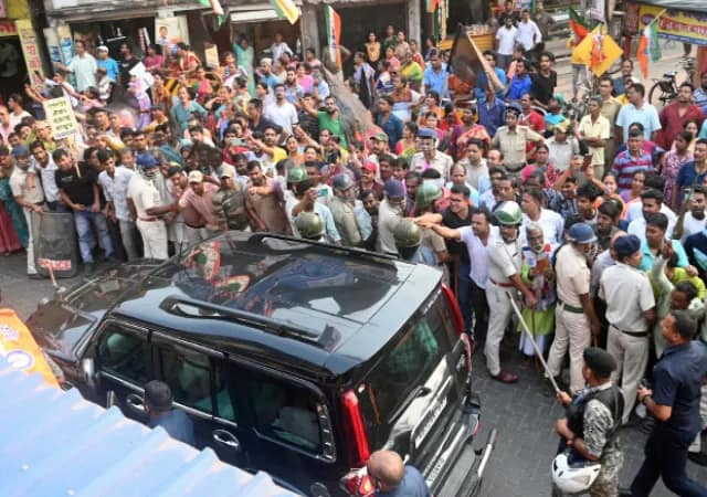 নির্ধারিত কর্মসূচি বাতিল করে ফিরলেন বিজেপি বিধায়করা, কটাক্ষ তৃণমূলের