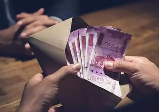 ভূমিদপ্তরে টাকা ফেললেই খাস জমিও ব্যক্তি মালিকানার দখলে