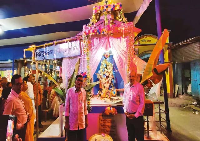 প্রতাপনগর রাধাকৃষ্ণ পুজো কমিটির পরিচালনায় পঞ্চম দোল উদ্‌যাপন
