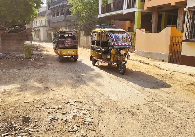 নবদ্বীপ ব্লকের রাজাপুর থেকে গোমাঘর পর্যন্ত রাস্তা বেহাল