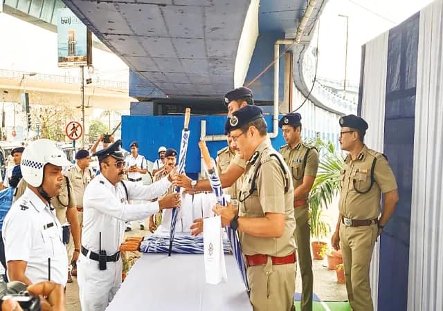 তীব্র গরমে কনস্টেবলদের ডিউটির সময় কমে ছ’ঘণ্টা, ঘোষণা সিপির