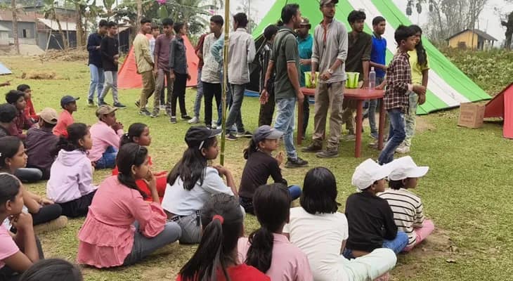 ময়নাগুড়ির স্কুলে পক্ষী পর্যবেক্ষণ ও পরিবেশ সচেতনতা শিবির