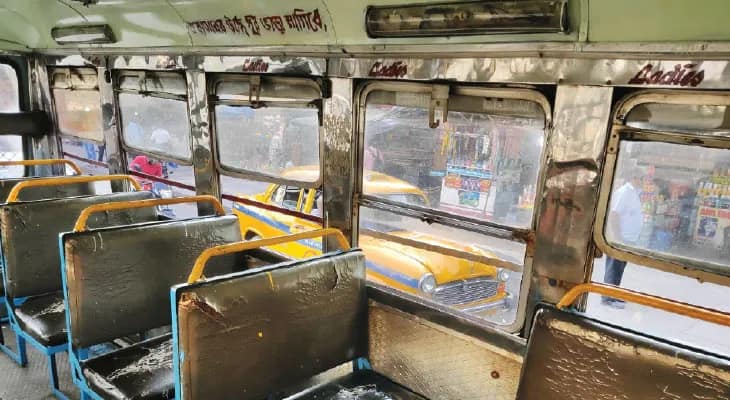 ট্রেন বাস মেট্রোয় লেডিস বগি ও সিট জরুরি