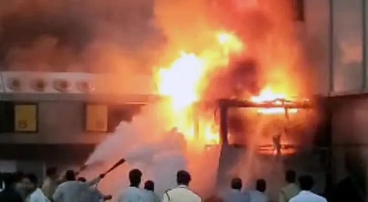 কলকাতার নারকেলডাঙায় কারখানায় আগুন, ঘটনাস্থলে দমকলের ৭ ইঞ্জিন