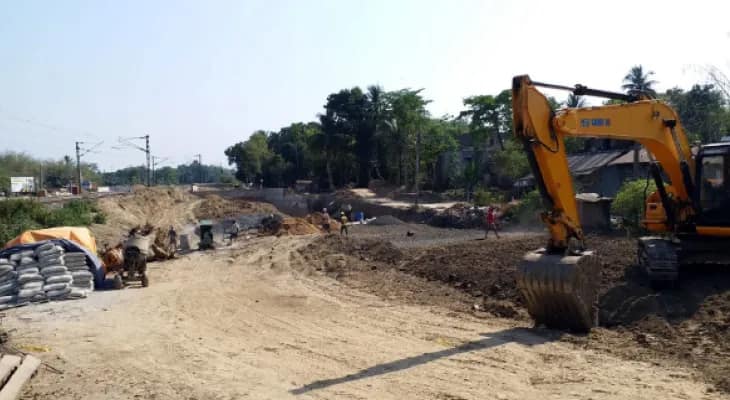 রেলের আন্ডারপাসের কাজ শুরু হওয়ায় খুশির হাওয়া
