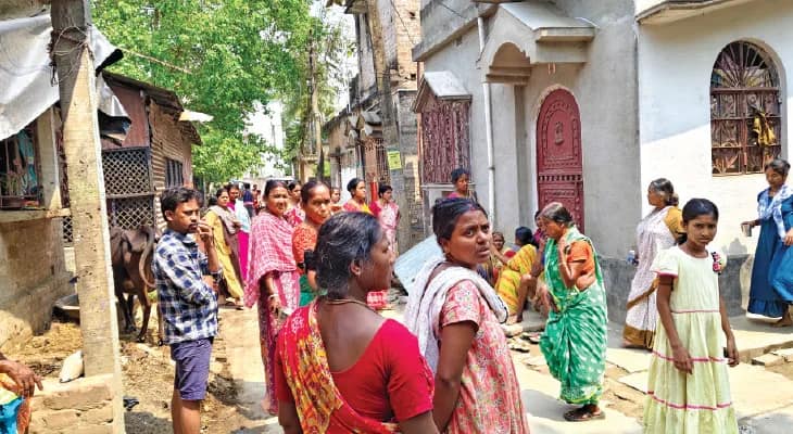 নাবালক ভাইকে ভাগীরথীতে ঠেলে ফেলে চম্পট সৎ দাদার