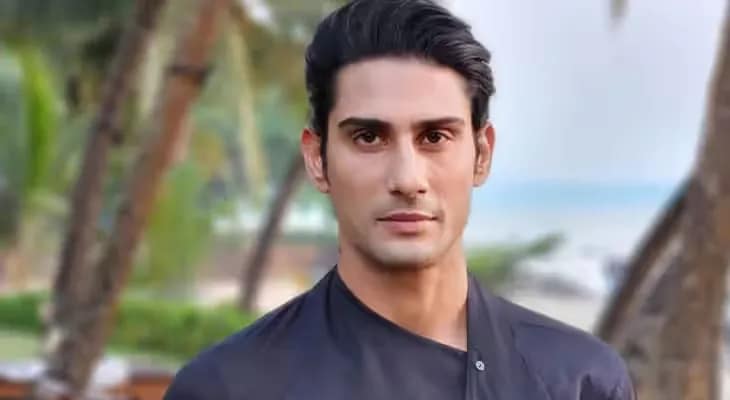 প্রতীকের পদবি পরিবর্তন